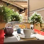 Sorella Luna Hotel