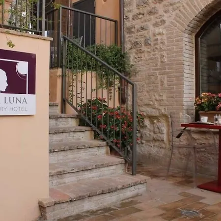 فندق Sorella Luna أسيسي